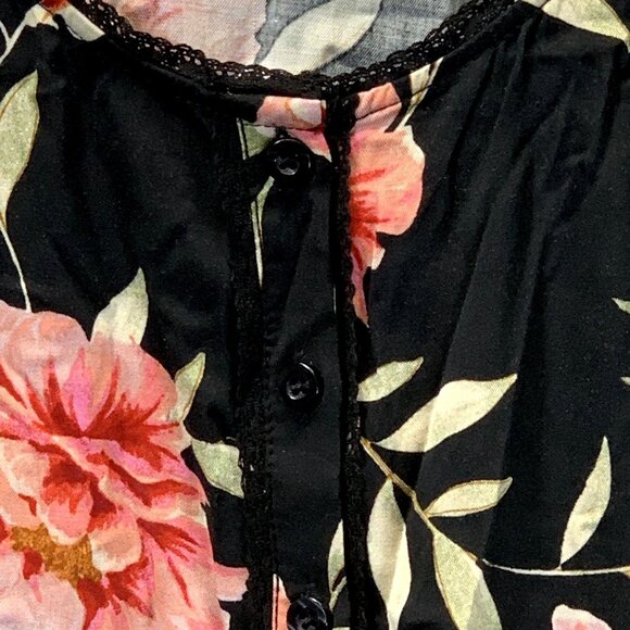 Torrid Tank Top Womens 2 2X 18-20 Black Floral Babydoll Stretch Challis Crochet - Picture 12 of 12